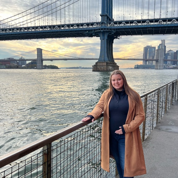 Meet your Posher, Cierra - Picture 3 of 5